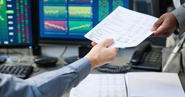 Como garantir a proteção dos dados durante a reestruturação empresarial?